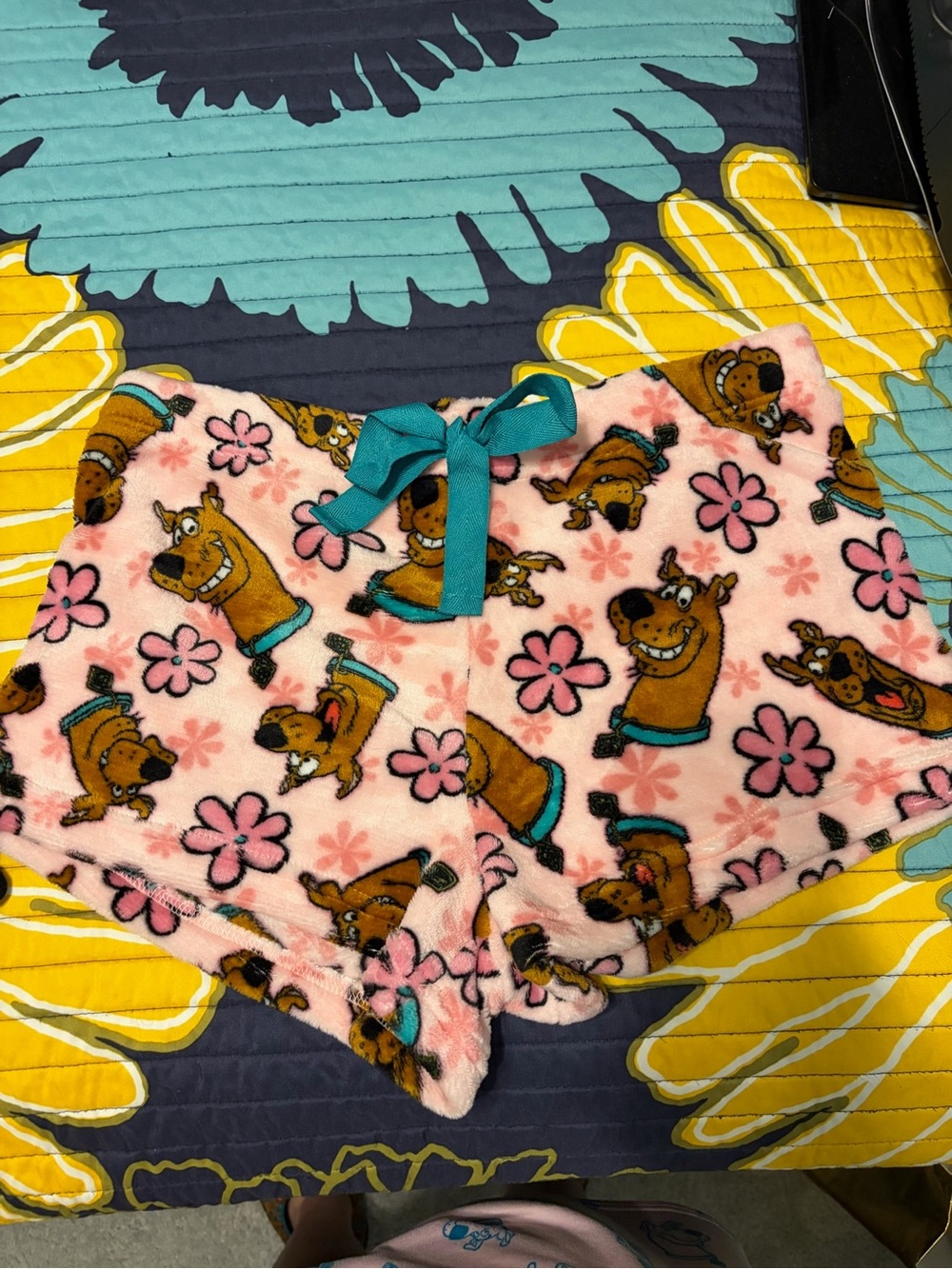Scooby-Doo Pink Plush Fleece Pajama Shorts XL Floral